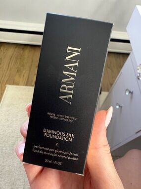 Giorgio Armani Luminous Silk Foundation (new formula)